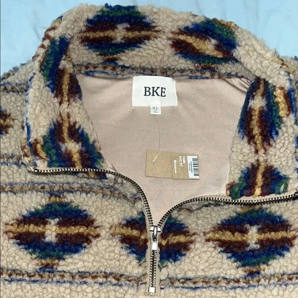 Women’s Beige Patterned Sweater - Picture 5 of 7